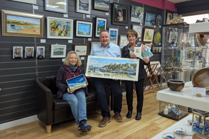 Bay art gallery run by volunteers gets big thumbs up from MS