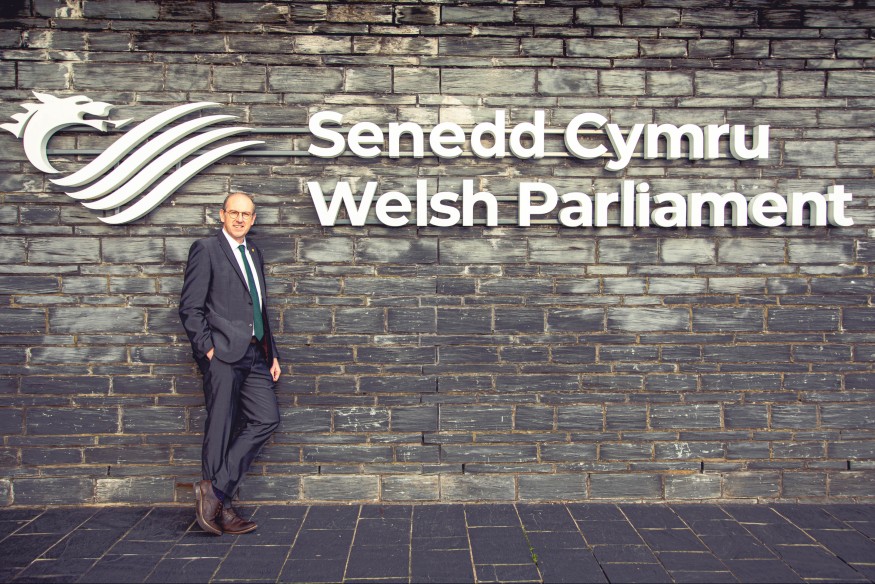 MS backs campaign to create a smoke free Wales