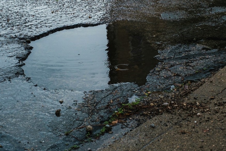 Damage from poor roads costing almost £1.5k on average