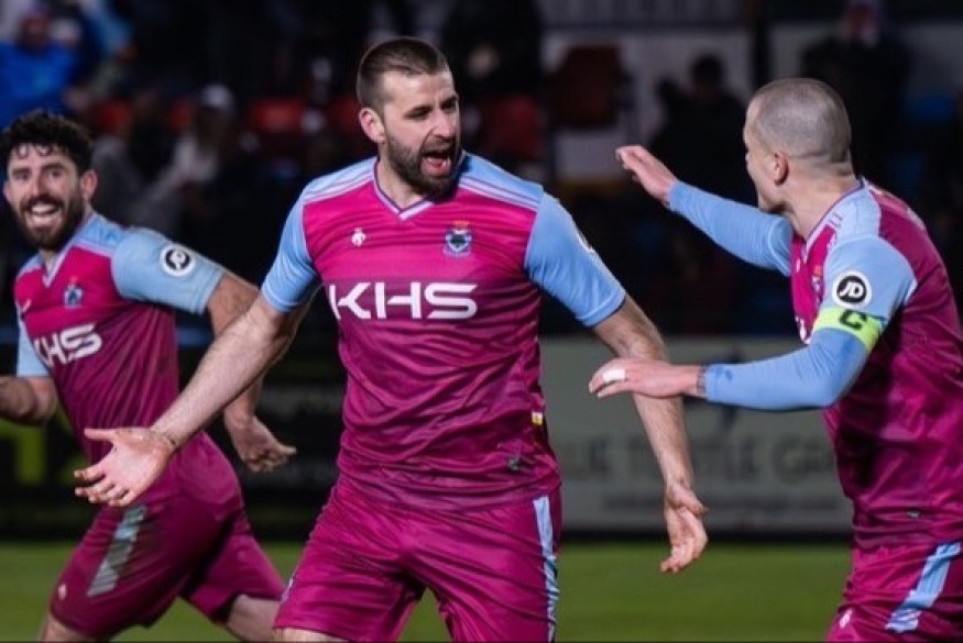 Ryan Astles' debut goal nets Colwyn Bay a big point