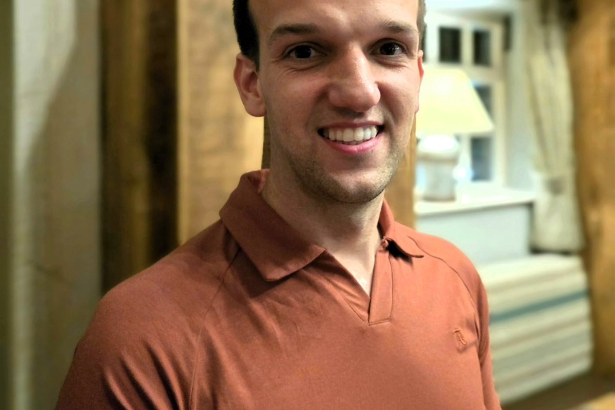 Chef trades catering career for coral reefs and marine PhD